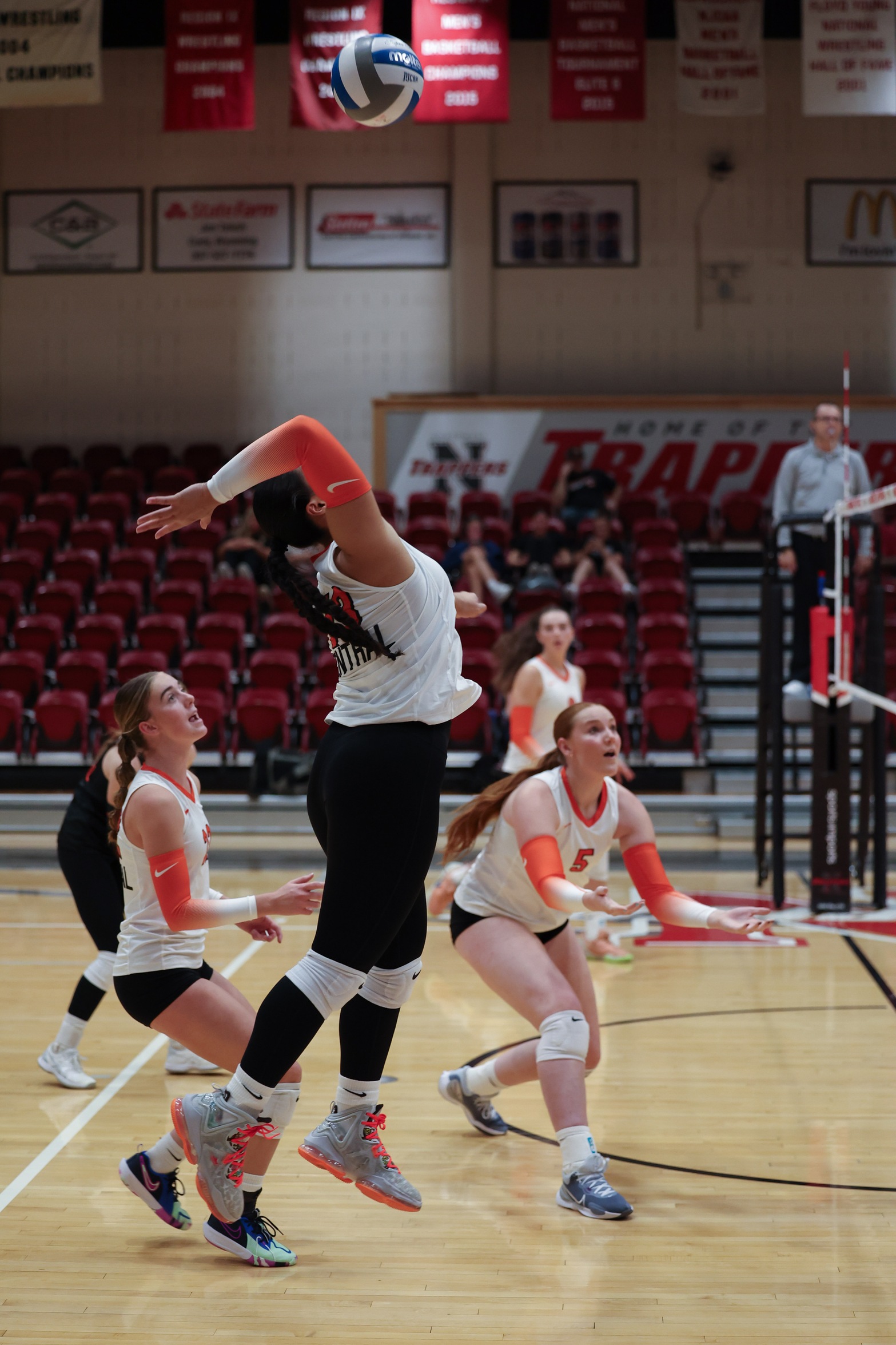 Rustler Volleyball Continues their Dominance in Trapper Invitational